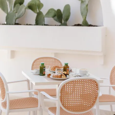 Maison Hotel