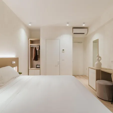 Maison Hotel