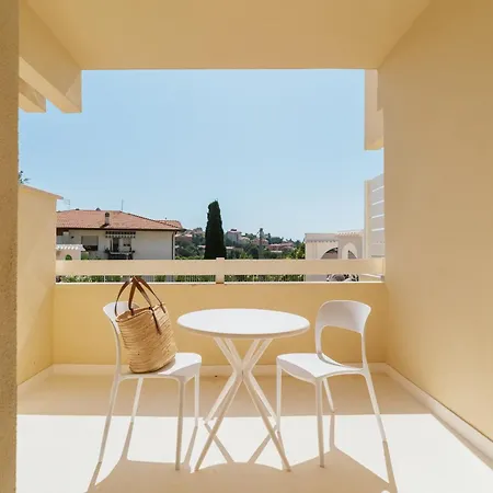 Maison מלון 4*